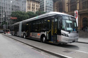Gustavo Ricardo Colloca - Ônibus com Tomada e Wi-Fi