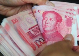 gustavo_ricardo_colloca_dinheiro_chines