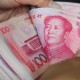 gustavo_ricardo_colloca_dinheiro_chines