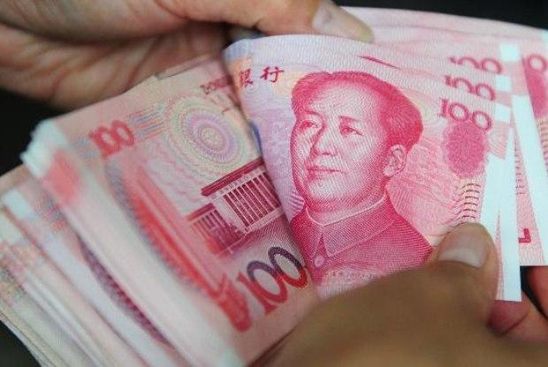 gustavo_ricardo_colloca_dinheiro_chines